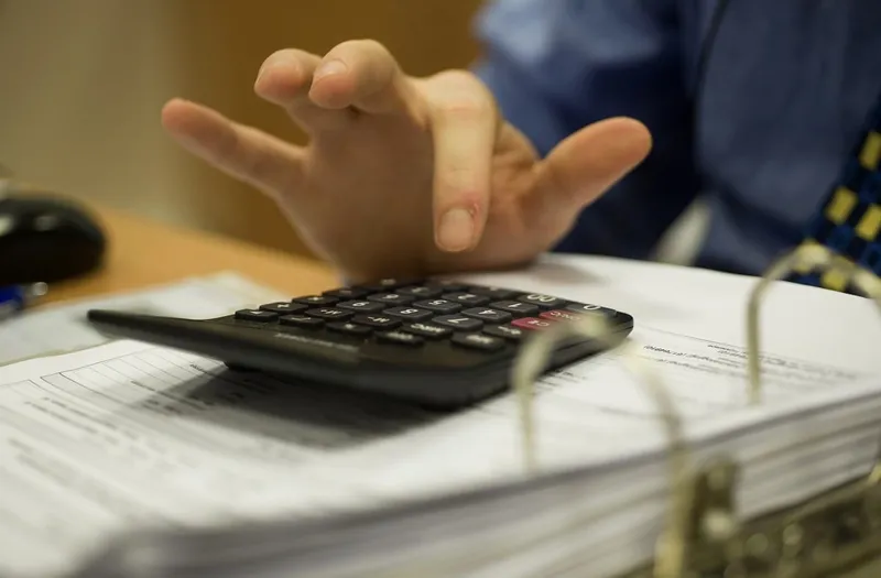 2010-ben az új, kétharmados Fidesz–KDNP-kormány elvette a 3000 milliárd forintos magánnyugdíj-pénztári vagyont.